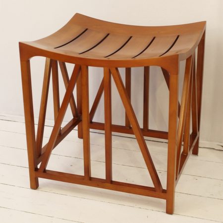 belgian-stool-model-toutankhamon-in-maho