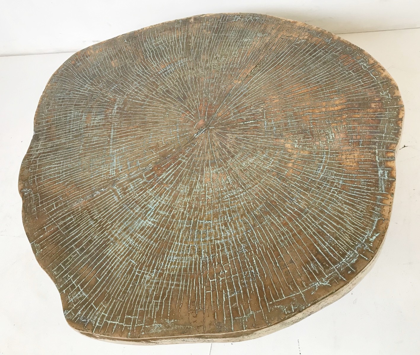bronze-tree-trunk-coffee-table-3214919-e