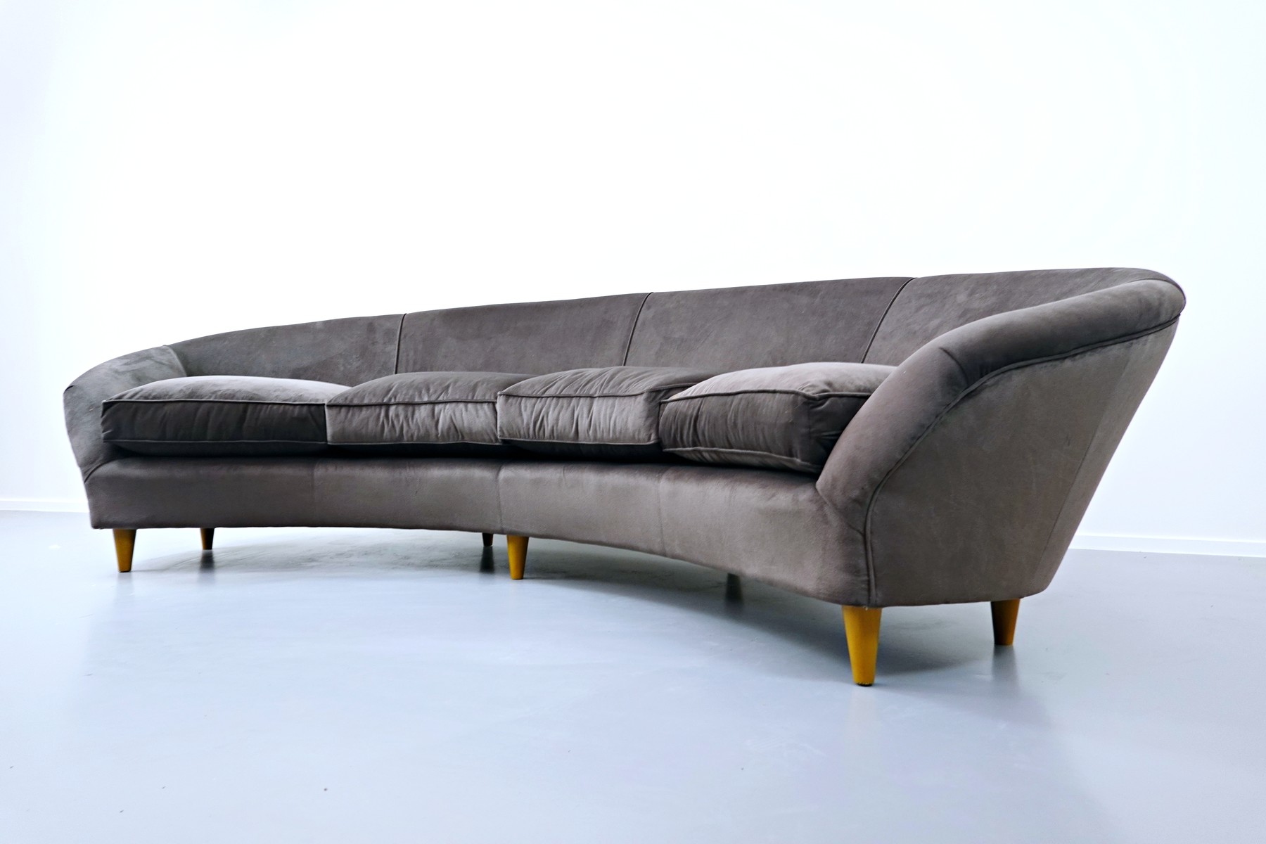 big-italian-curved-sofa-3785046-en-max.j