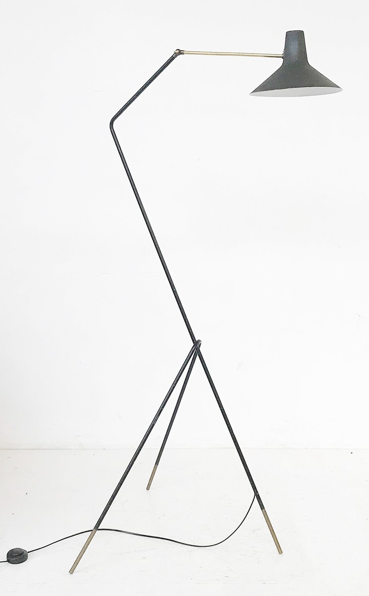 tripod-giraffe-floor-lamp-italy-2876275-