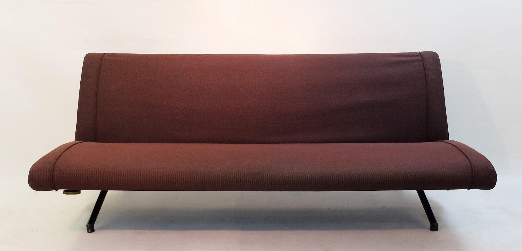 sofa-daybed-d70-designed-by-osvaldo-bors