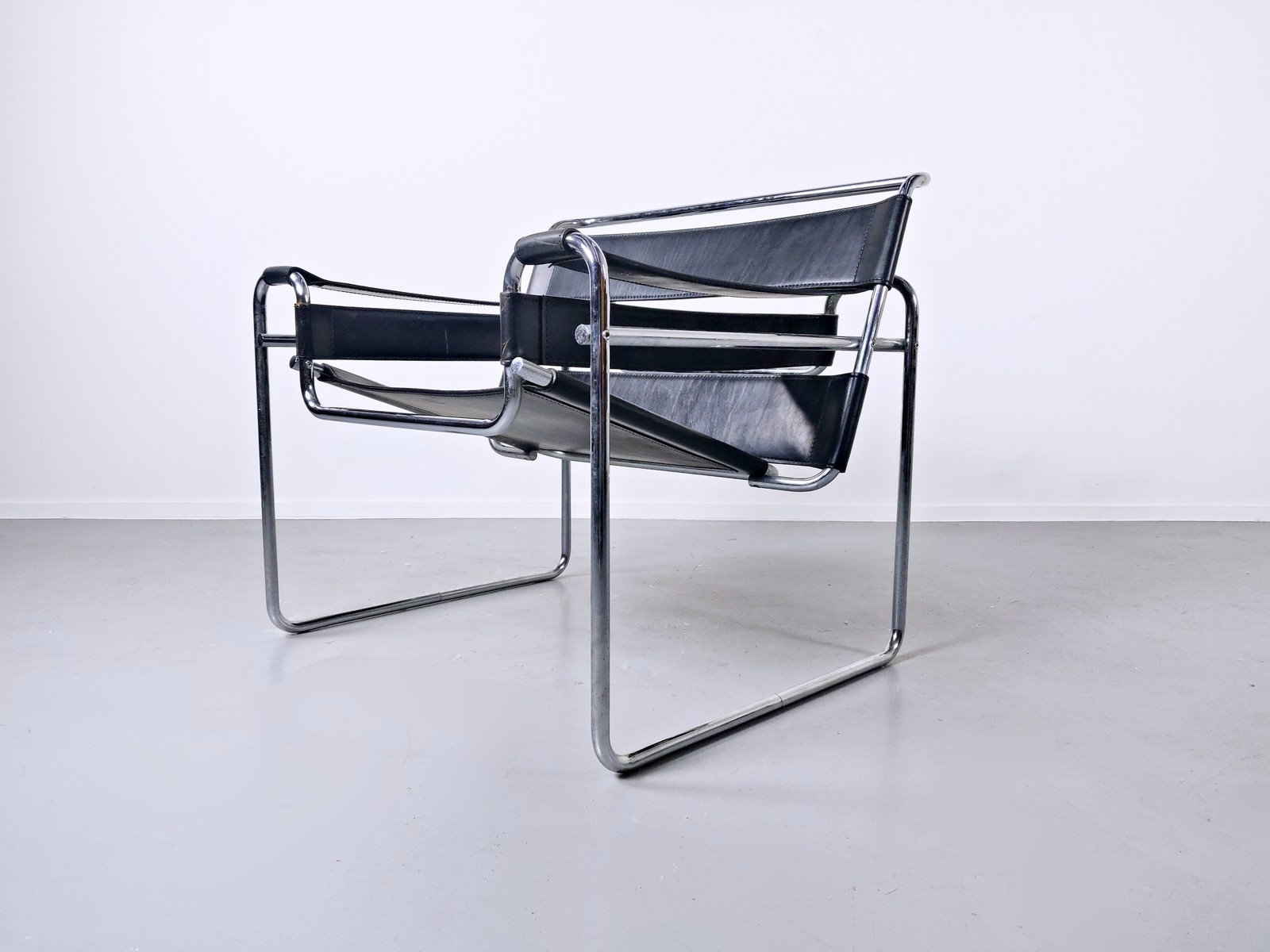 pair-of-armchairs-model-wassily-by-marce