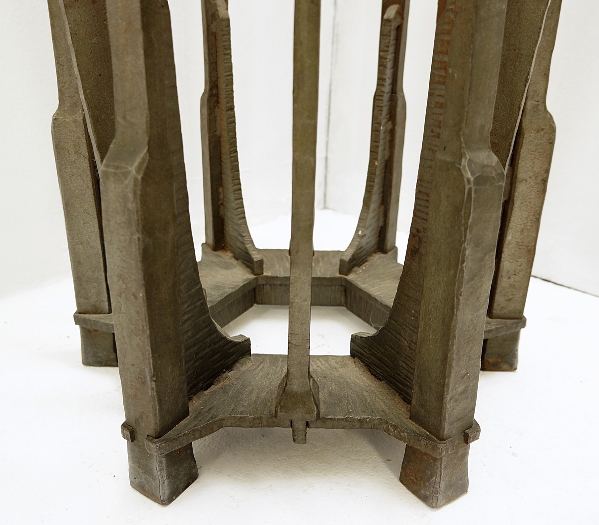 brutalist-wrought-iron-coat-rack-4210131