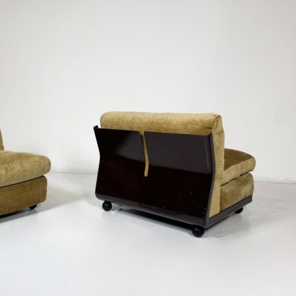 Mid-Century Modern Pair of "Amanta" Armchairs by Mario Bellini, 1960s - Image 3