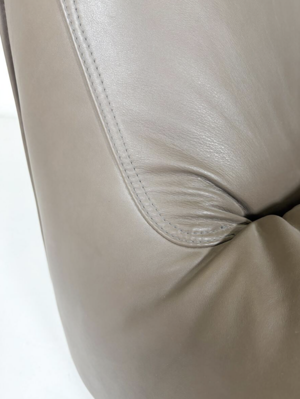 “Le Bambole” Chair by Mario Bellini for B&B Italia - 1970s - New Upholstery - Image 8