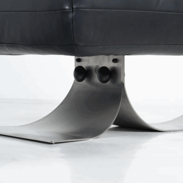 "Alta" Lounge chair and Ottoman by Oscar Niemeyer for Mobilier International - Image 16