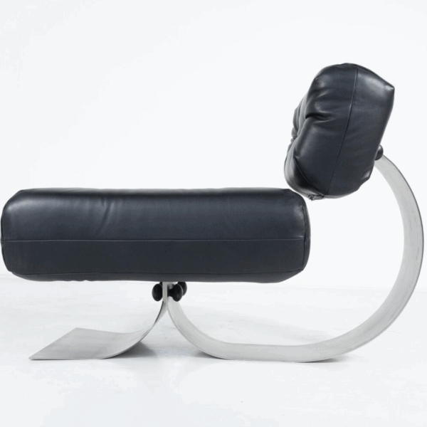"Alta" Lounge chair and Ottoman by Oscar Niemeyer for Mobilier International - Image 6