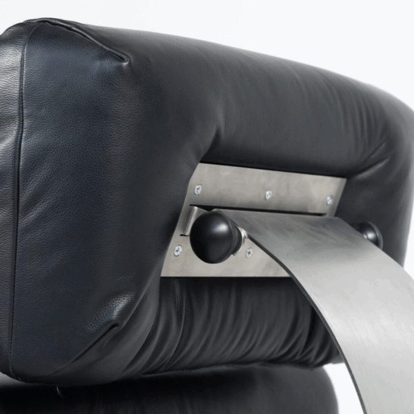 "Alta" Lounge chair and Ottoman by Oscar Niemeyer for Mobilier International - Image 5
