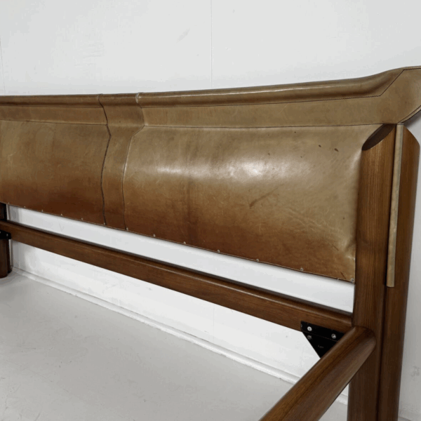 Mid-Century Modern Bed, Wood and Leather, Italy - Image 3