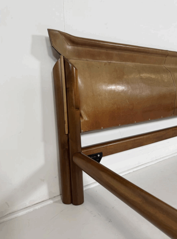 Mid-Century Modern Bed, Wood and Leather, Italy - Image 10