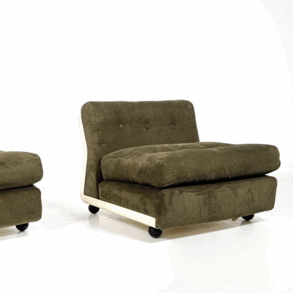 Mid-Century Modern Pair of "Amanta" Armchairs by Mario Bellini, 1960s - Image 2