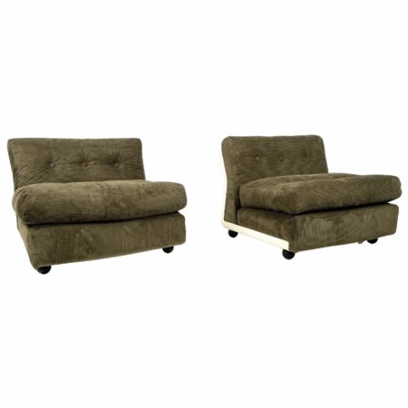 Mid-Century Modern Pair of "Amanta" Armchairs by Mario Bellini, 1960s