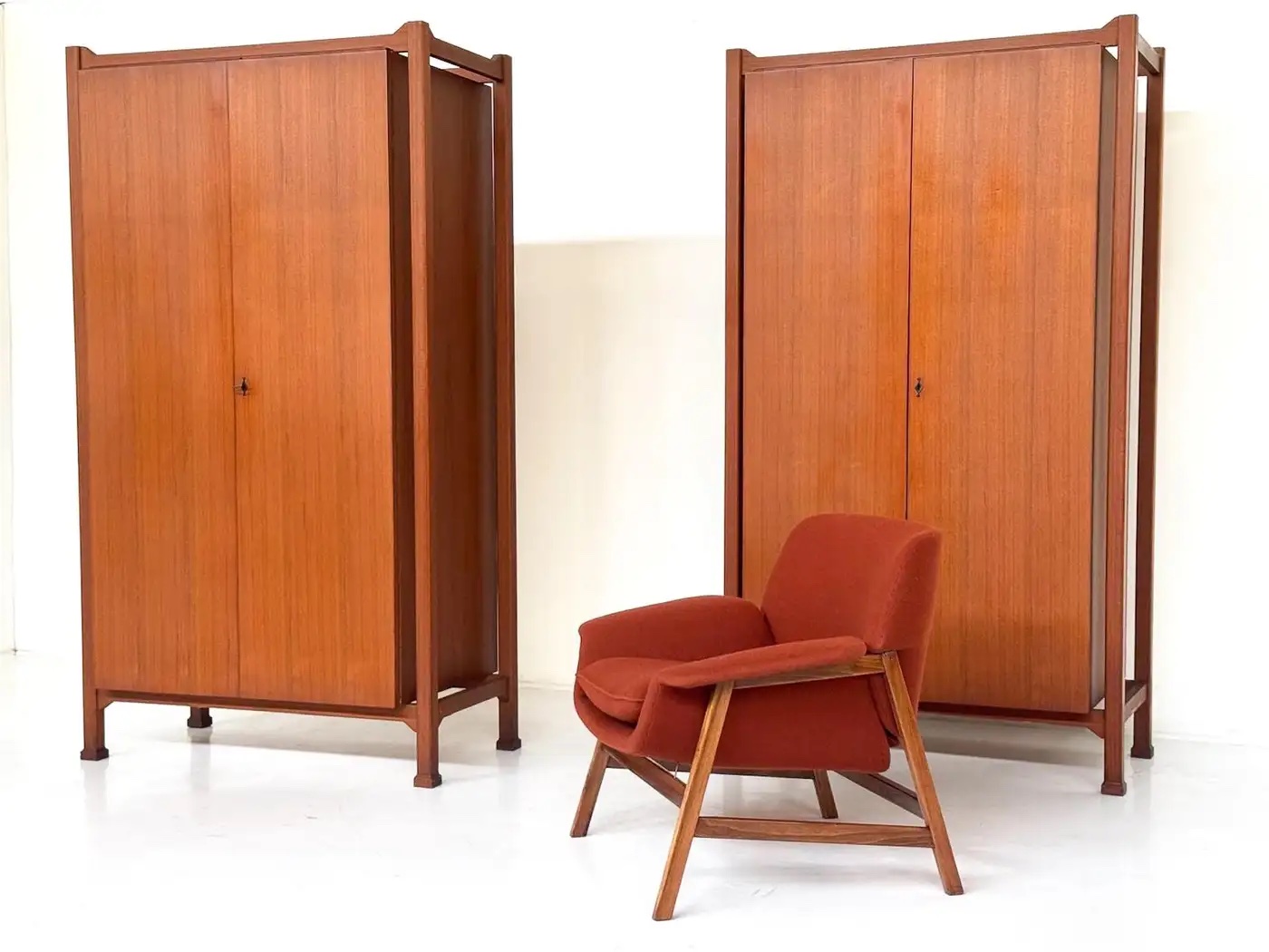 Mid-Century Pair of Wardrobes, Italy, 1960s - Image 2
