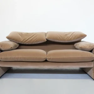 Mid-Century Modern "Maralunga" Sofa by Vico Magistretti for Cassina- New Upholstery