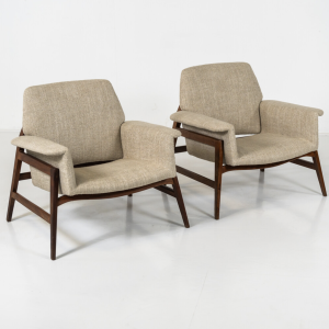 Mid-Century Modern Pair of Armchairs in the style of Gianfranco Frattini, Italy, 1960s